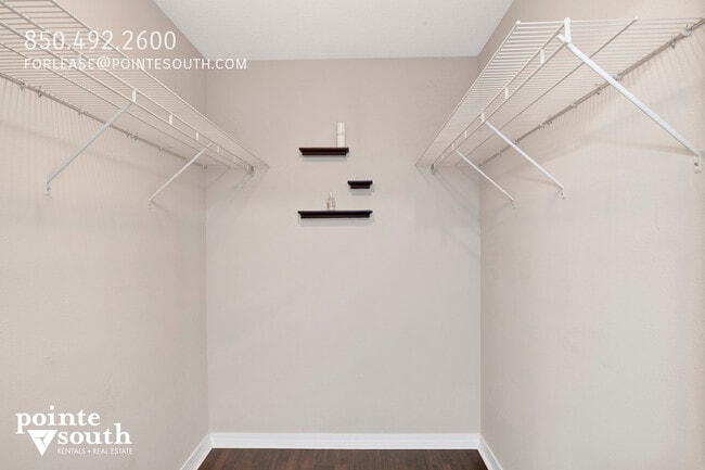 Building Photo - 33633 Field Stone Ln