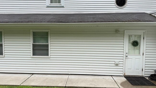Building Photo - 11 N Liberty Dr