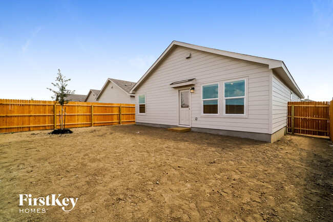 Building Photo - 10775 Prusiner Dr