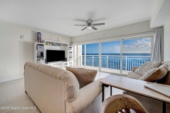 Building Photo - 1825 Riverside Dr