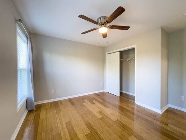 Building Photo - Spacious Three-Bedroom Townhouse in West A...