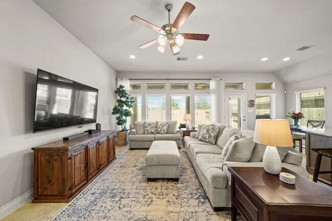 Building Photo - 10839 High Red Mesa