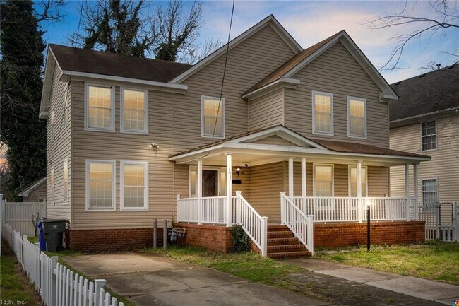 Building Photo - AVAILABLE for showing NOW for ODU FALL SEMESTER 2026!