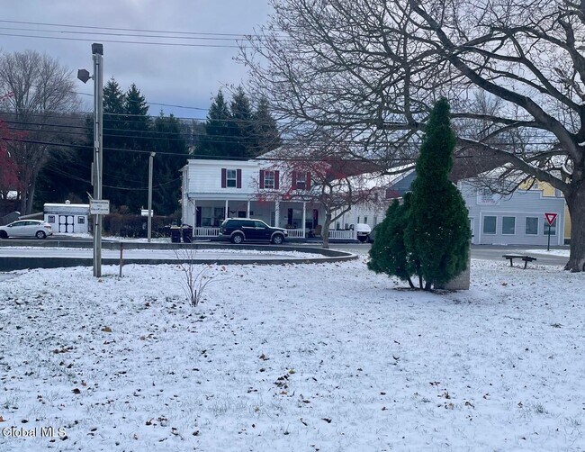 Building Photo - 140 Wells Ave