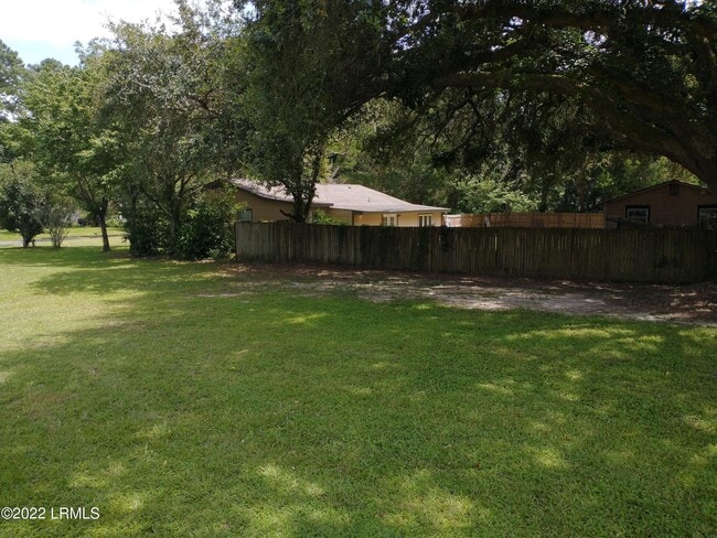Building Photo - 48 Cleveland Dr