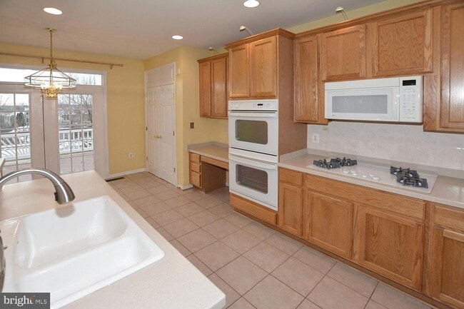 Building Photo - 43088 Shadow Terrace