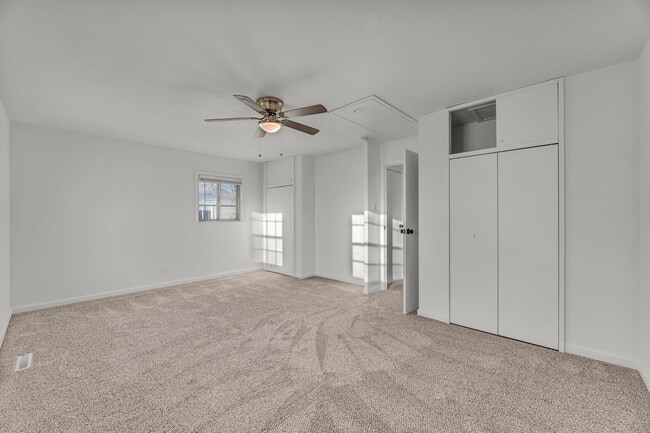 Building Photo - 3112 SW Grand Ct