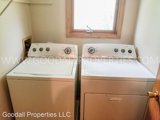 Building Photo - 3 br, 2.5 bath House - 4741 Coachlight Drive