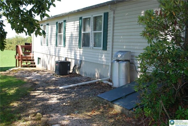 Building Photo - 9740 Dietrich Rd
