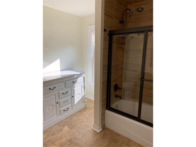 Building Photo - 522 View St