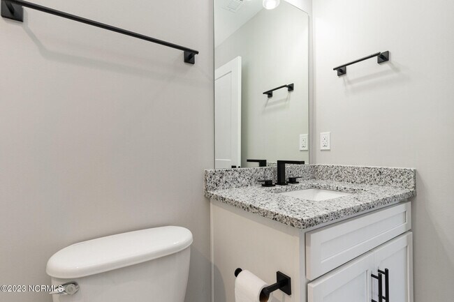 Building Photo - 2108 Stonecrest Dr NW