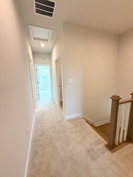 Building Photo - 7841 Blackbriar Way