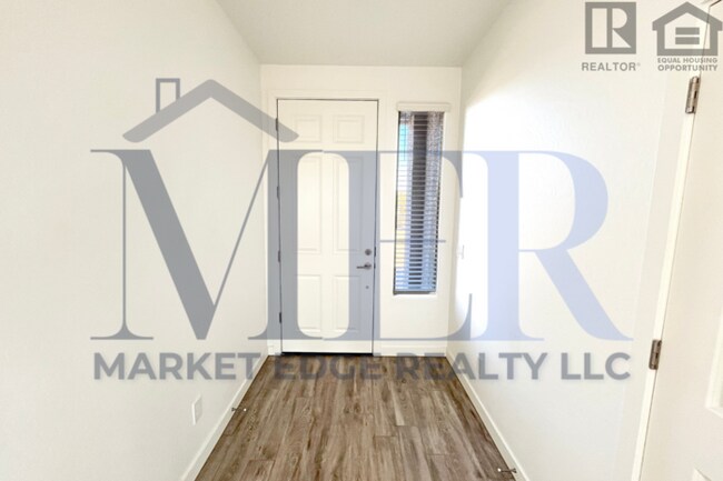 Building Photo - 3Bed/2Bath House in North Scottsdale! $399...