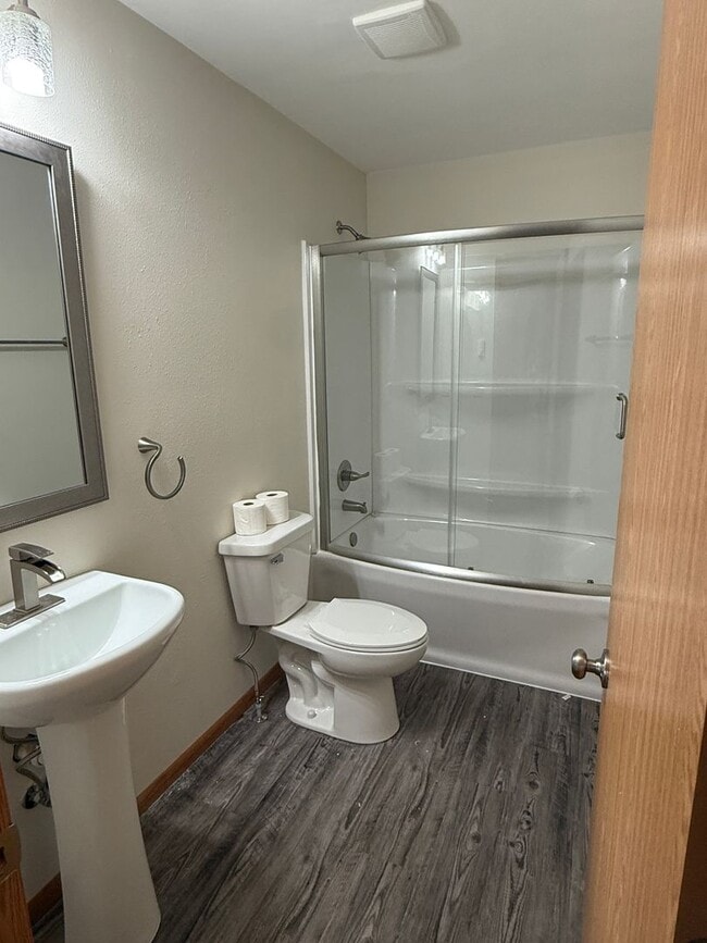 Building Photo - 4 Bedroom, 2 Bath Home for Rent in Black Hawk SD