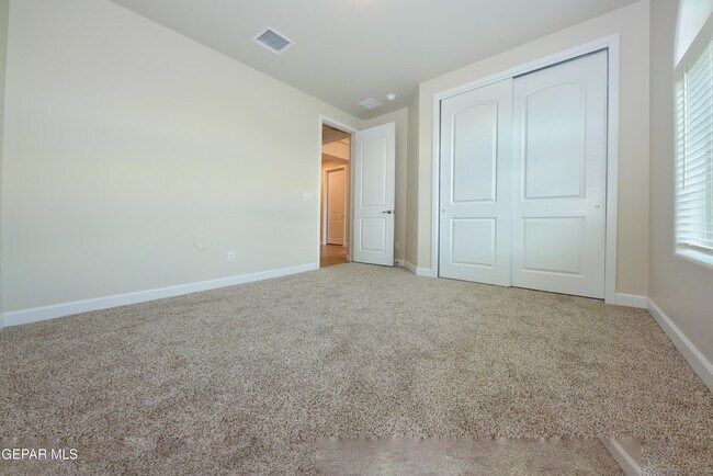 Building Photo - 705 Paseo De La Reina St