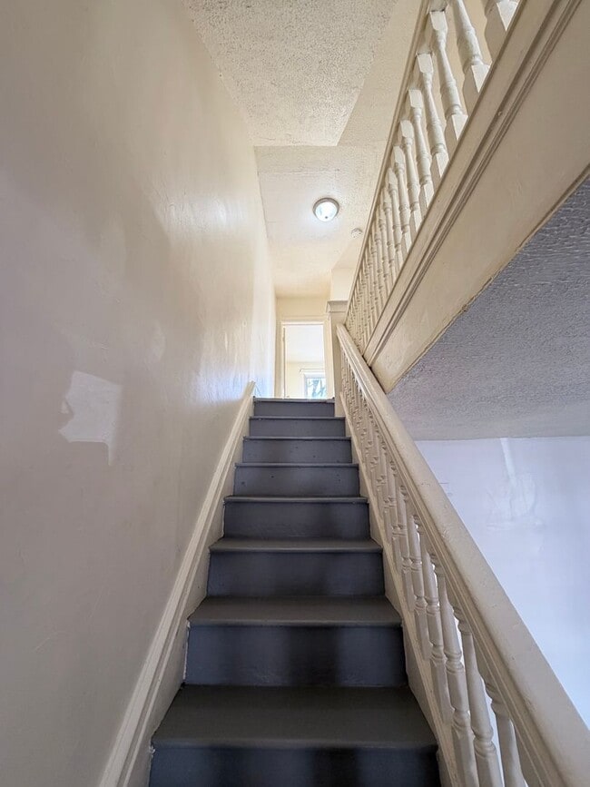 Building Photo - 163 Hoffman Ave