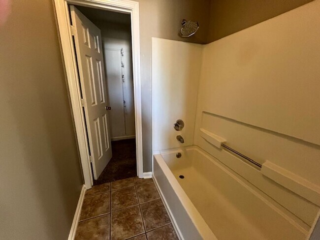 Building Photo - Renovated 3 Bedroom 2 Bath Home for Rent!!