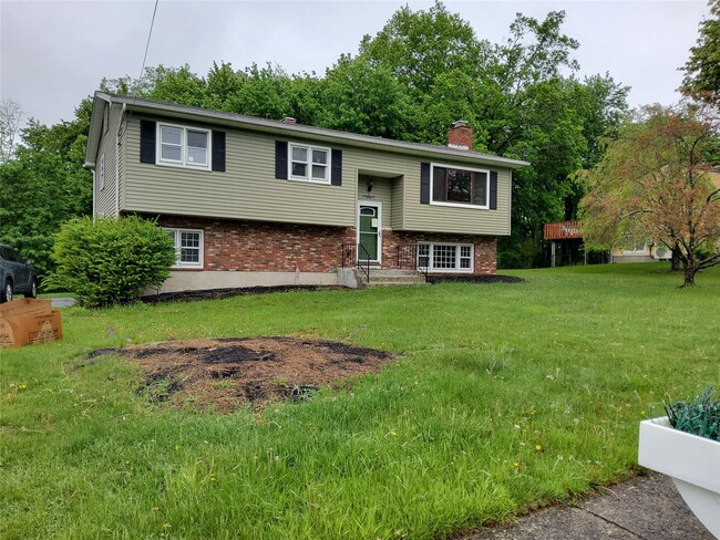 Primary Photo - 7 Forestdale Ave