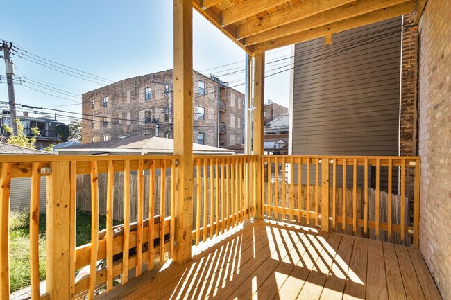 Building Photo - 3649 N Whipple St