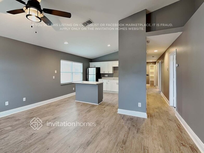 Building Photo - 2418 Radnor Ave