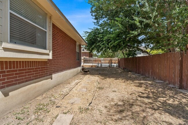 Building Photo - 300 Betterman Dr