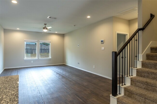 Building Photo - 20241 Portbec Dr