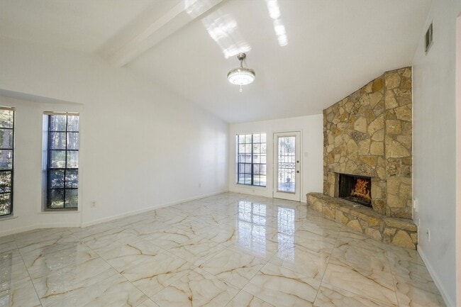 Building Photo - 3203 Golden Willow Dr