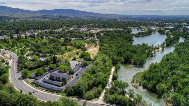 Building Photo - Aria On The River