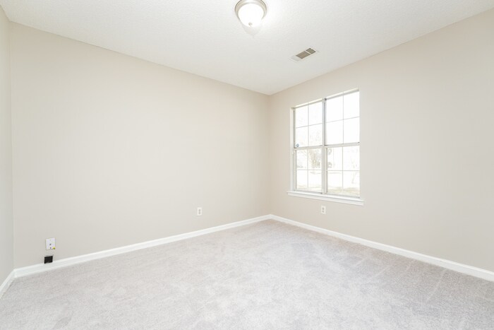 Building Photo - 90 Lazy Hollow Ln
