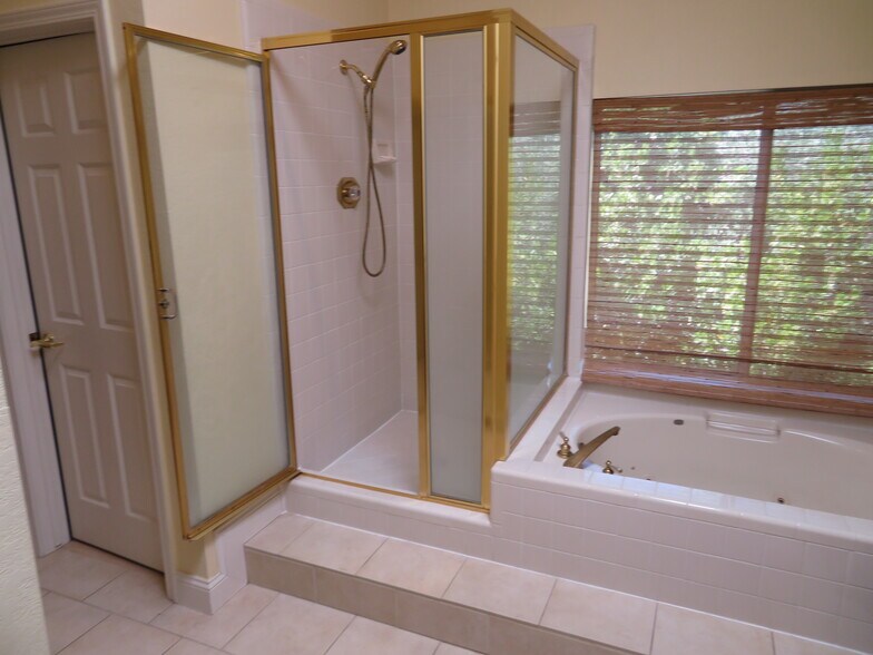 Building Photo - 3212 Bear Creek Dr