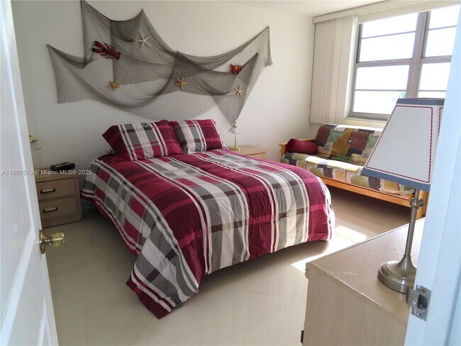 Building Photo - 5701 Collins Ave