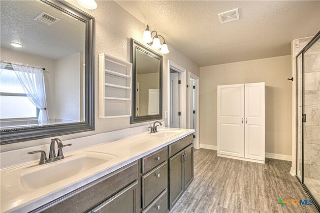 Building Photo - 1814 Rustic Manor Dr