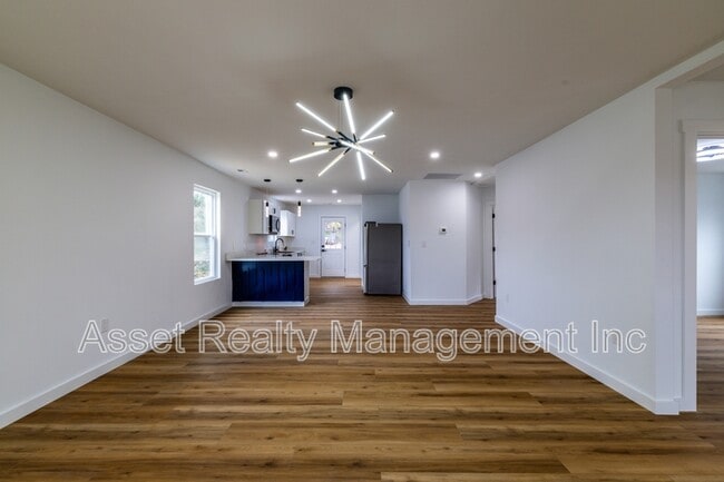 Building Photo - 3412 Ashland Ave