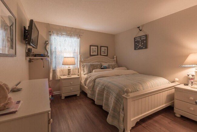 Building Photo - 12293 Sailwinds Dr