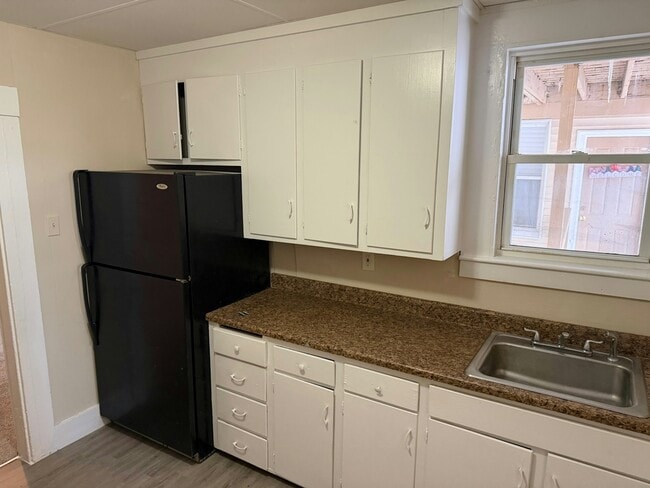 Building Photo - 141 Orange St