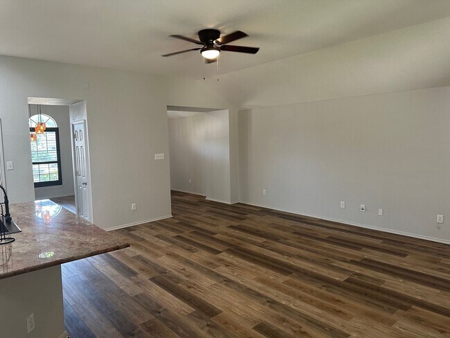 Building Photo - 5212 Blackwood Dr