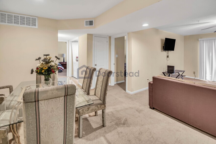 Building Photo - 8415 Hearth Dr