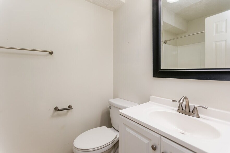 Building Photo - 4805 Shallow Farm Dr NE