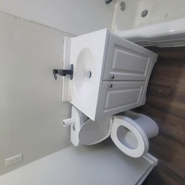 Building Photo - 13500 Crossburn Ave