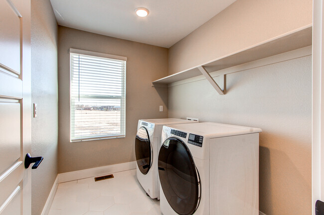 In-unit laundry - 2656 W 68th Pl