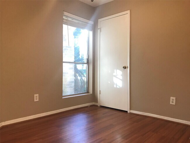 Building Photo - 2403 Chimneystone Cir