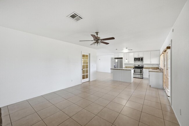 Building Photo - 5229 E Winchcomb Dr