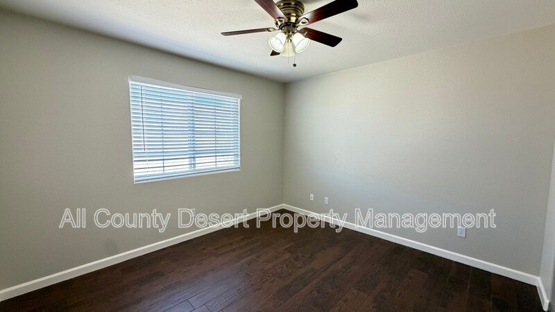 Building Photo - 9751 Palm Dr