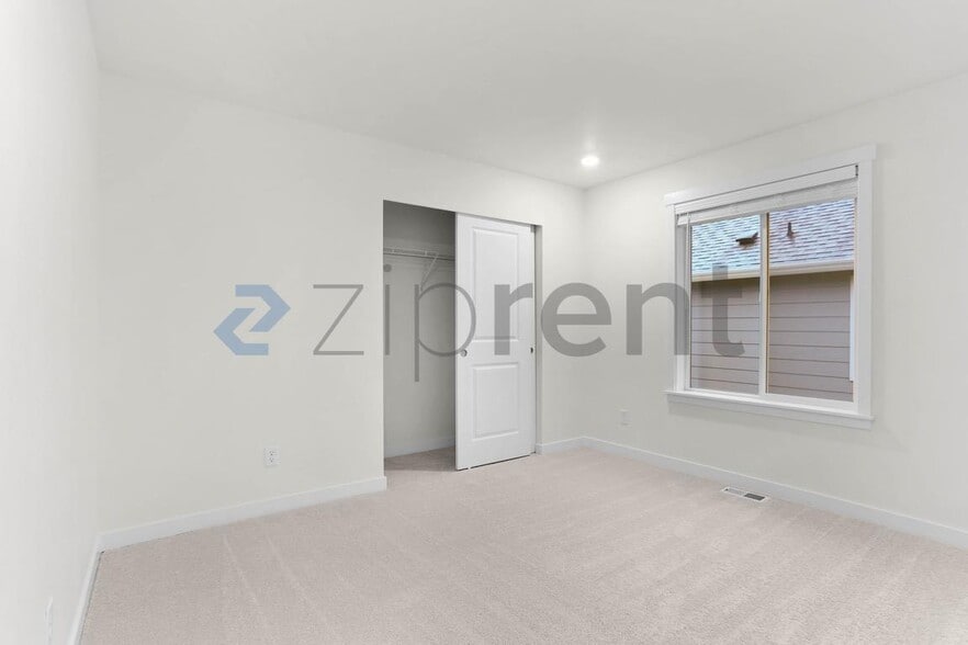 Building Photo - 13231 204th Ave SE