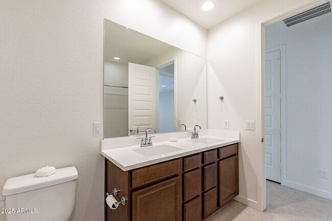 Building Photo - 3742 S 64th Dr