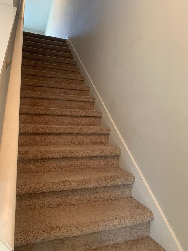 Building Photo - MOVE IN SPECIAL- 4/2.5 Energy Efficient Townhome in St. Cloud