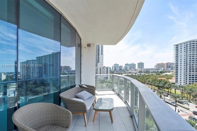 Building Photo - 17475 Collins Ave