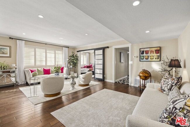 Building Photo - 10645 Wilshire Blvd