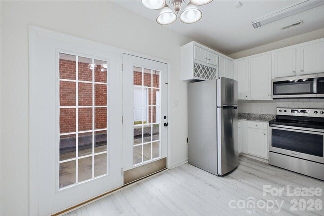 Building Photo - 6928 Creft Cir