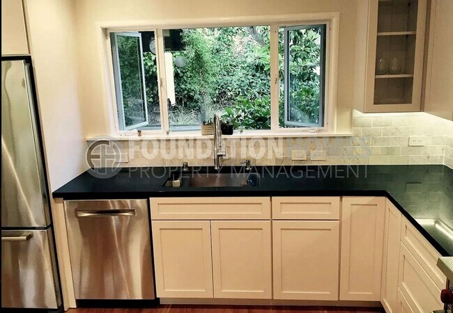 Building Photo - Modern Bret Harte Home with Gourmet Kitchen - FOUNDATION